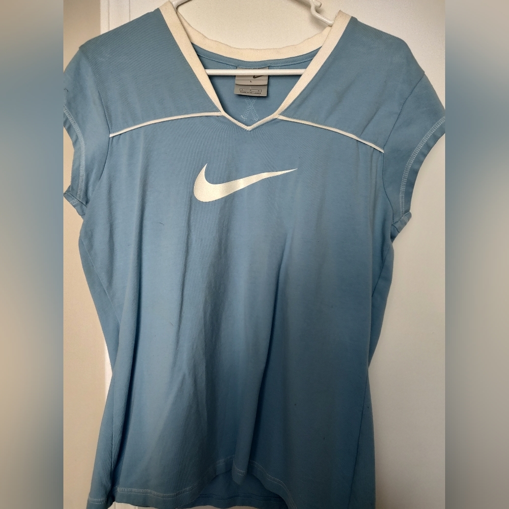 Women's Nike shirt